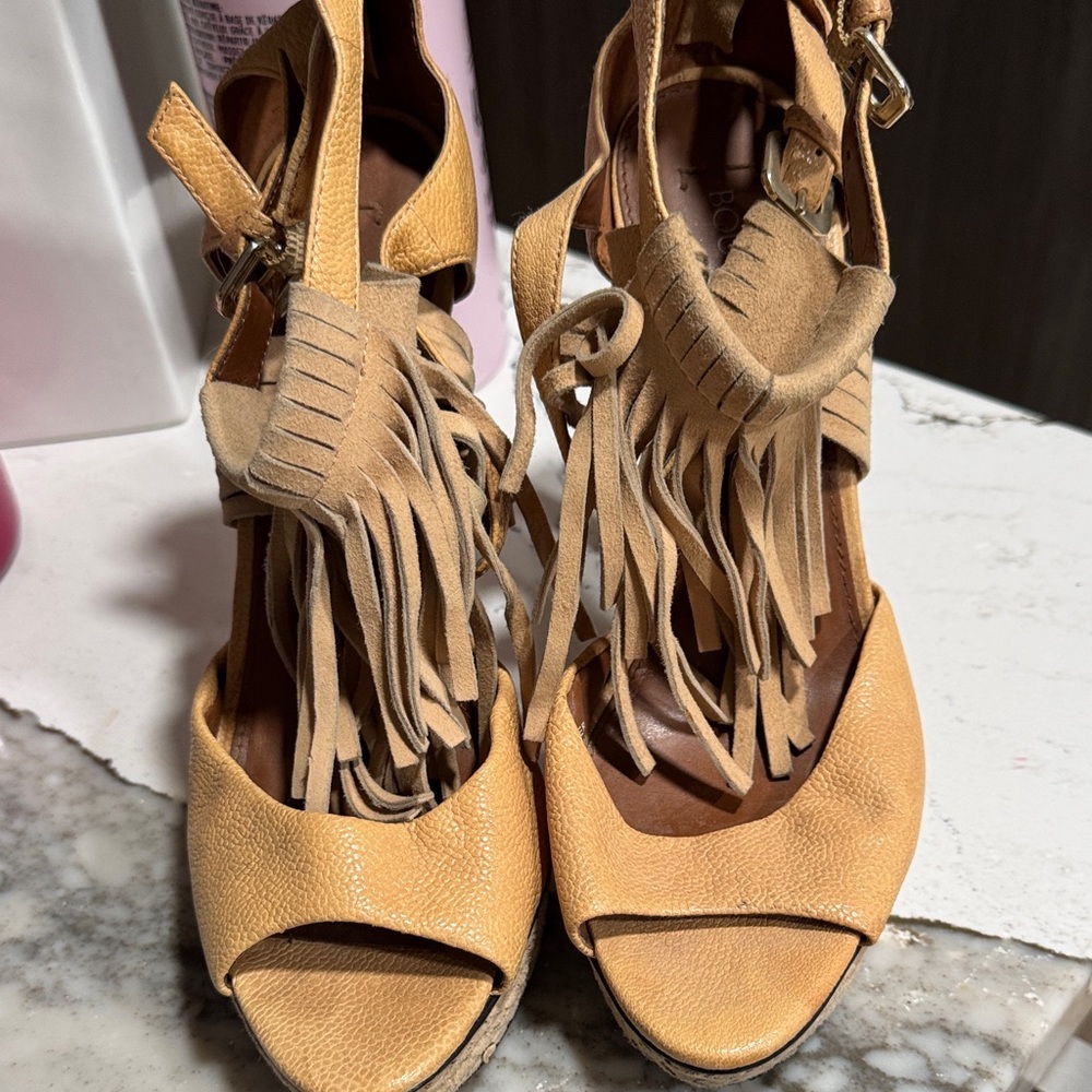 Boutique 9 Tan Fringed Sandals